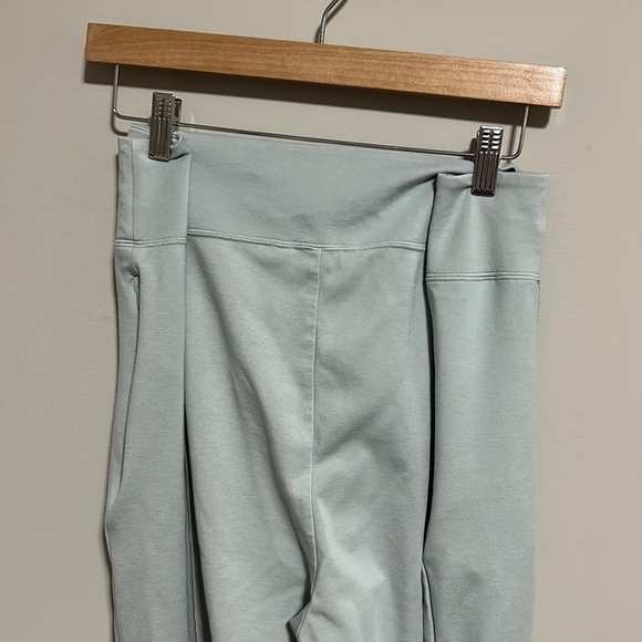 Athleta Eastbound Wide Pant Coast Grey Commuting Travel Work Spandex Sz 18 - Picture 8 of 12